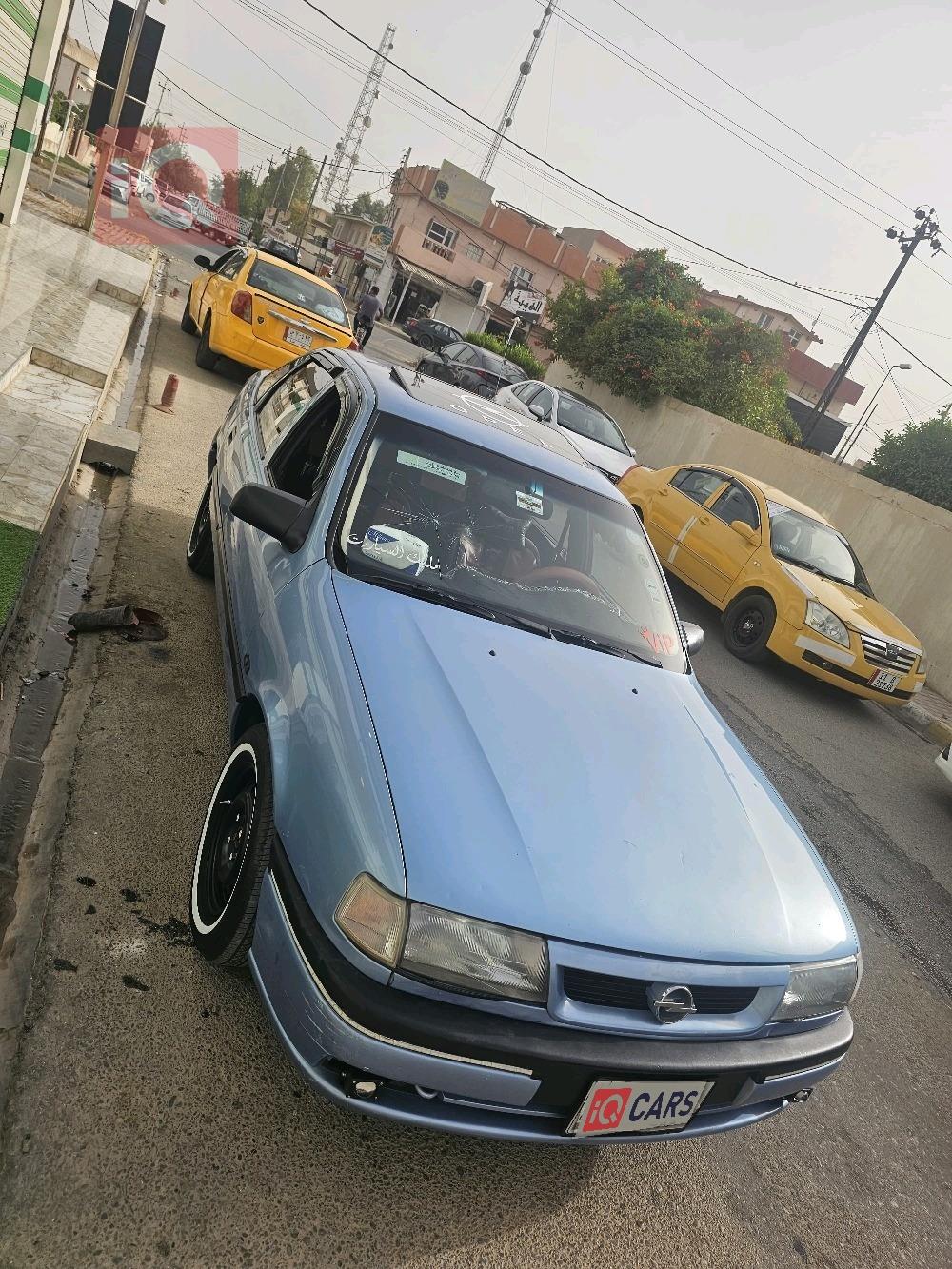 اوبل استرا